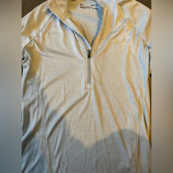 NWOT women’s Under Armour heat gear half zip - Picture 2 of 3